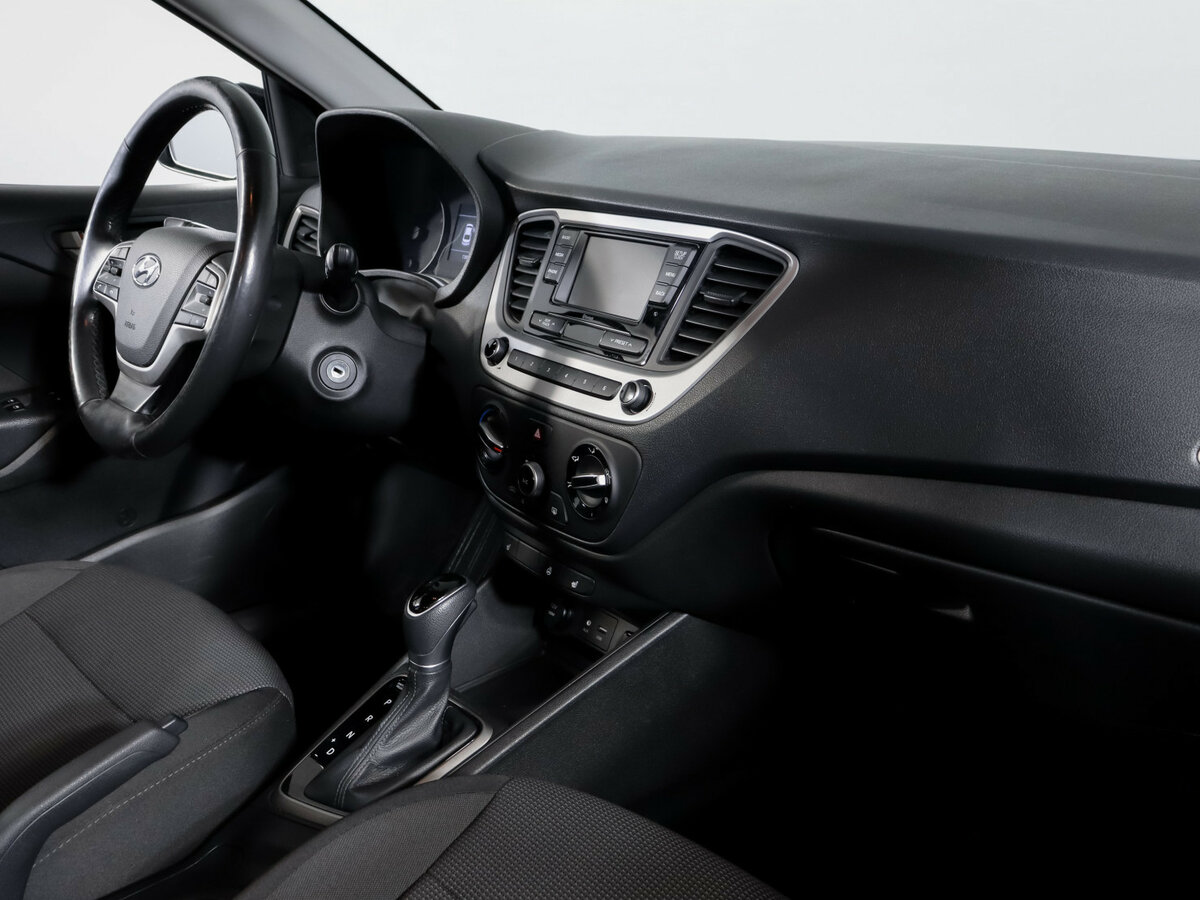 Купить Hyundai Solaris II, 2018, 138 538 км, фото №7