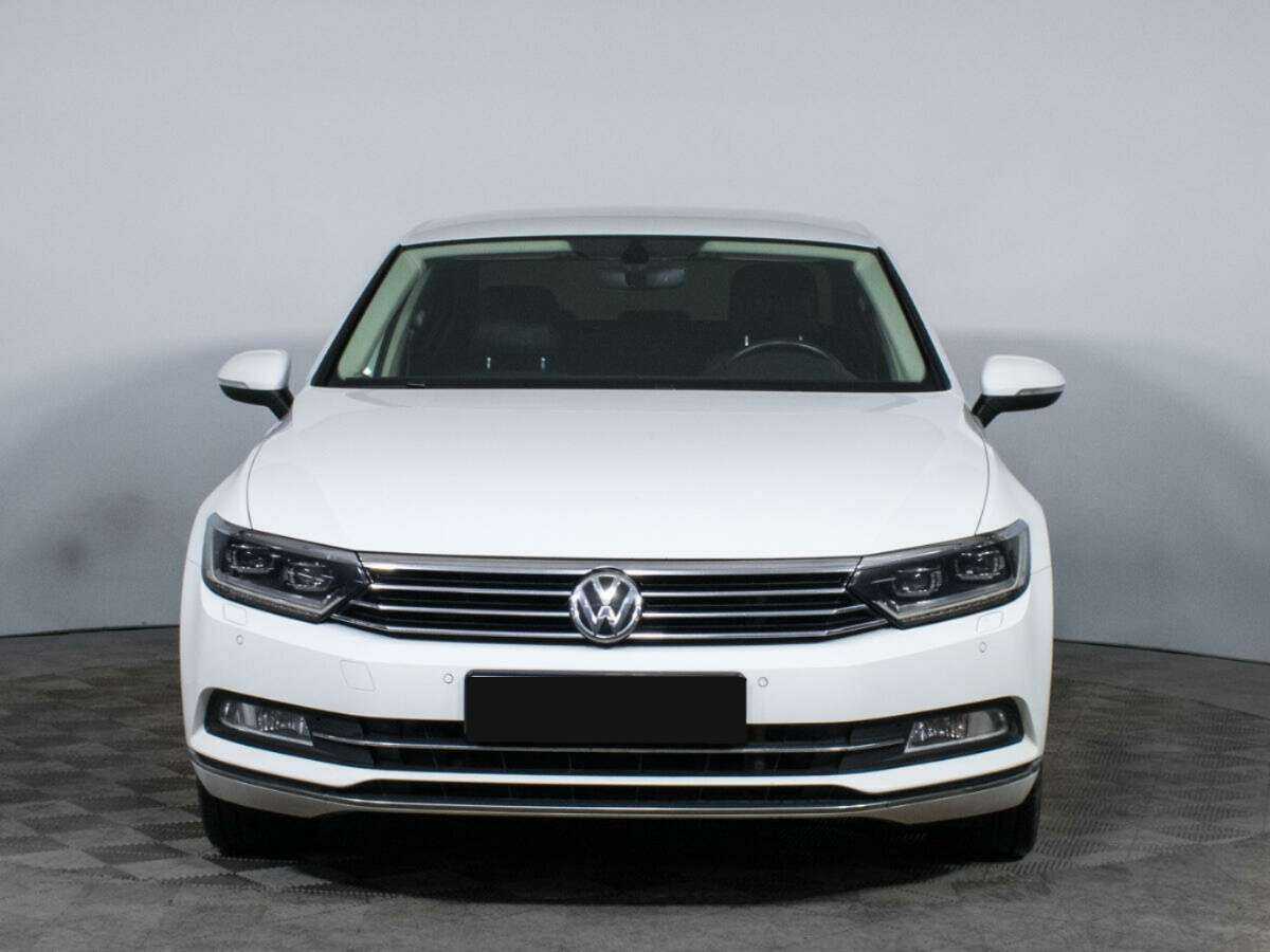 Купить Volkswagen Passat, 2017, 106 700 км, фото №2
