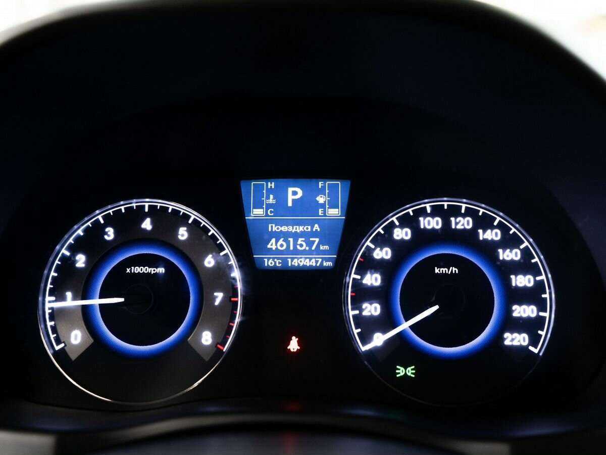 Купить Hyundai Solaris, 2015, 149 445 км, фото №12