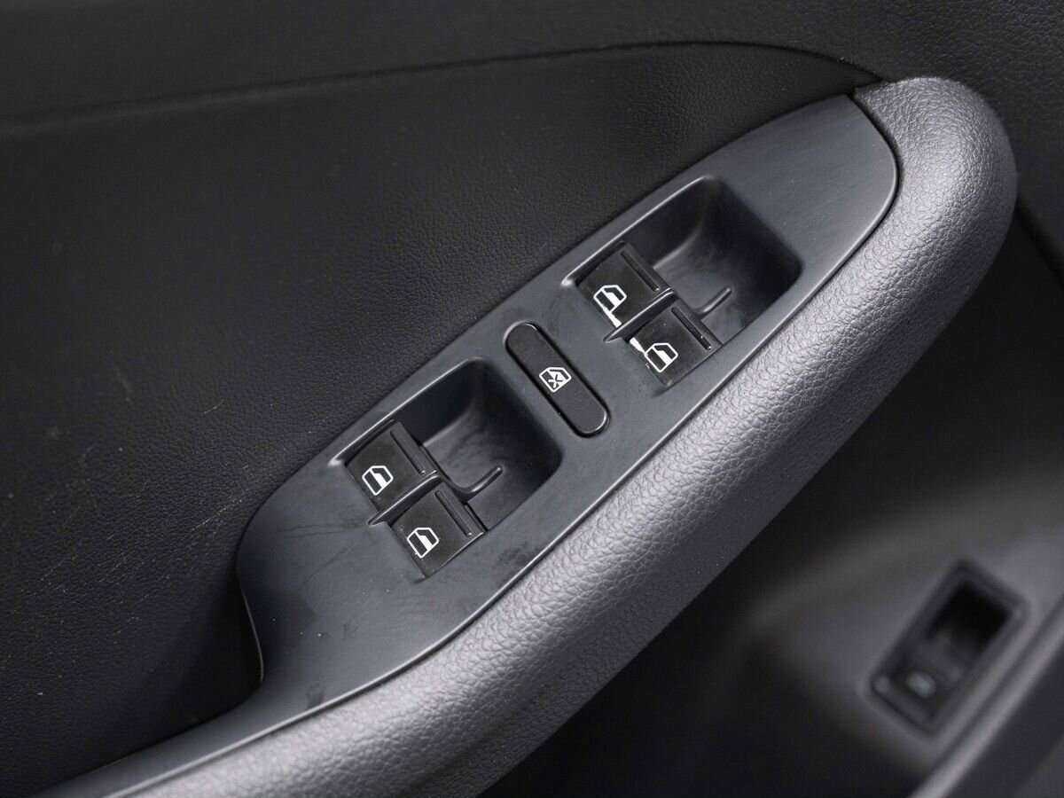 Купить Volkswagen Jetta, 2012, 228 632 км, фото №13