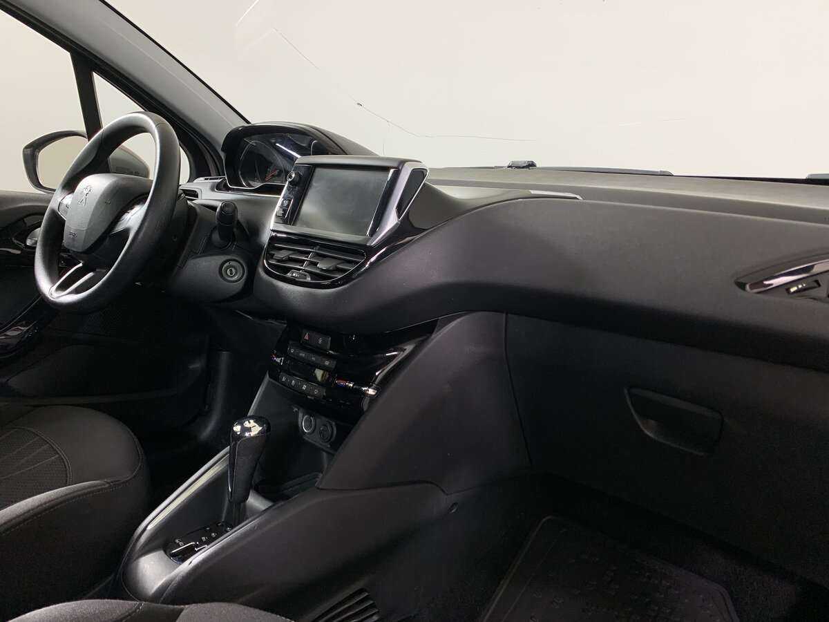 Купить Peugeot 208, 2013, 146 165 км, фото №11