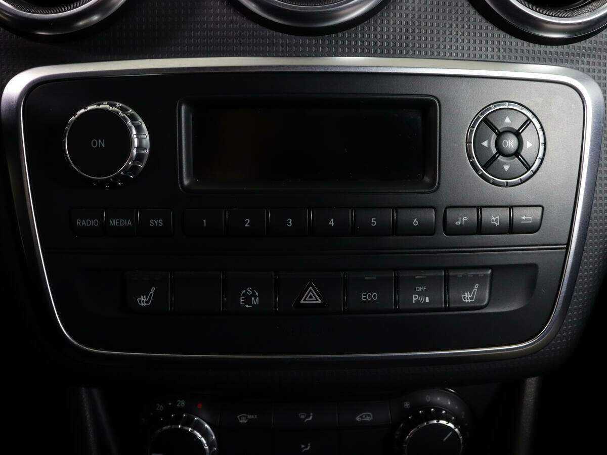 Купить Mercedes-Benz A-Класс 180, 2014, 76 300 км, фото №18