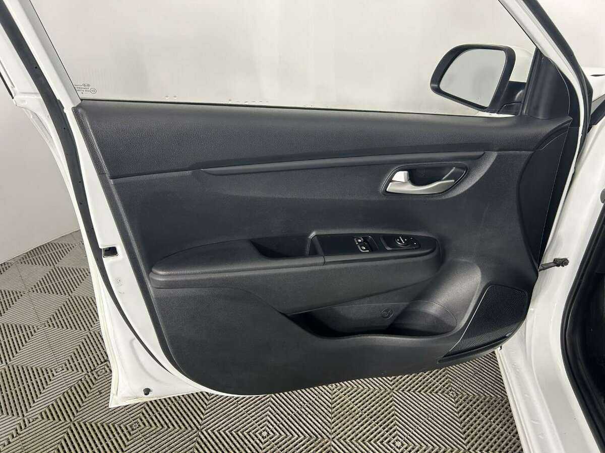 Купить Kia Rio, 2018, 39 716 км, фото №8