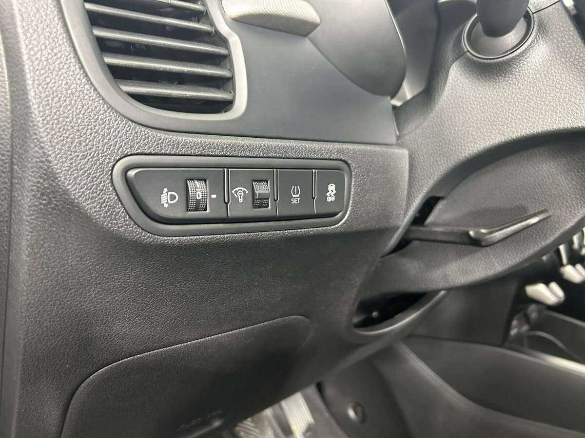 Купить Kia Rio, 2018, 39 716 км, фото №9