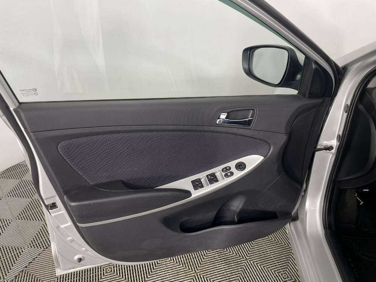 Купить Hyundai Solaris, 2012, 117 416 км, фото №8