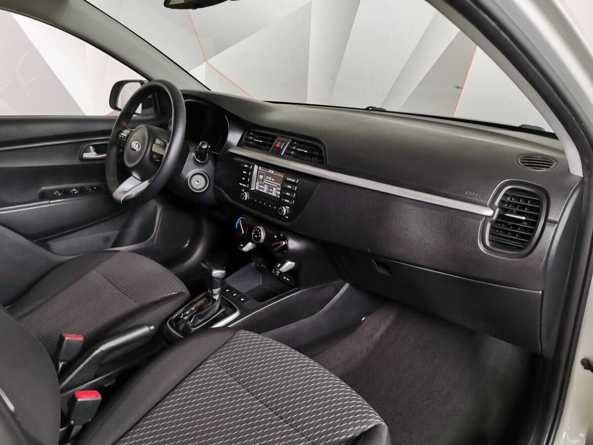 Купить Kia Rio, 2018, 293 216 км, фото №9