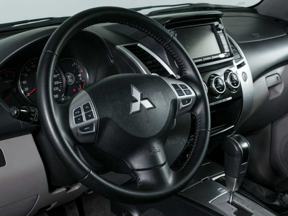 Купить Mitsubishi Pajero Sport, 2013, 306 556 км, фото №15