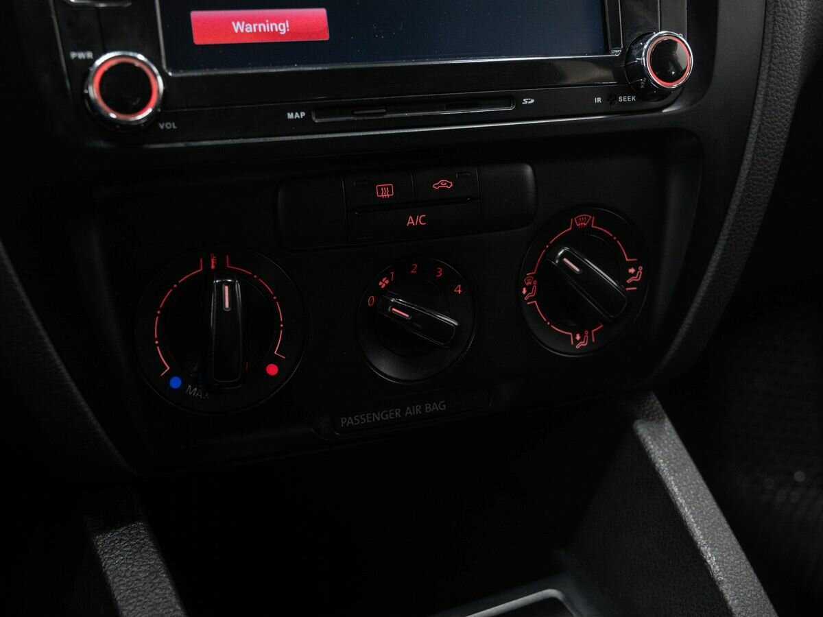Купить Volkswagen Jetta, 2013, 229 226 км, фото №17