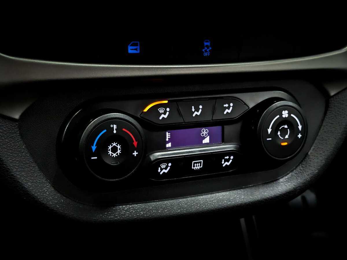 Купить Lada (ВАЗ) Vesta SW Cross, 2019, 67 452 км, фото №23