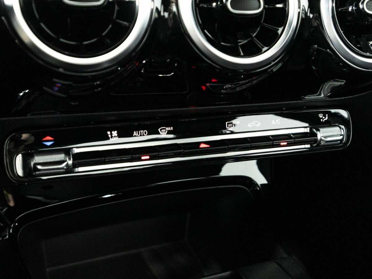 Купить Mercedes-Benz A-Класс 200, 2019, 93 695 км, фото №18