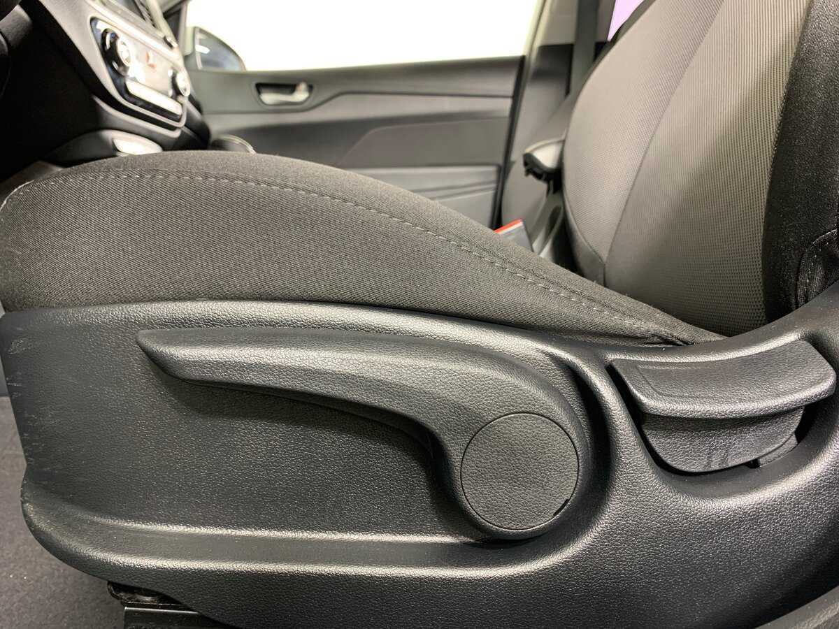 Купить Hyundai Solaris, 2018, 45 142 км, фото №17