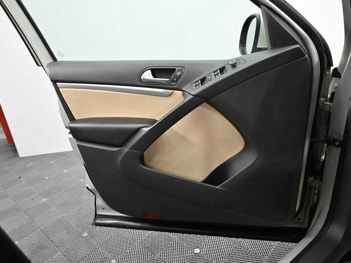 Купить Volkswagen Tiguan, 2012, 169 000 км, фото №7