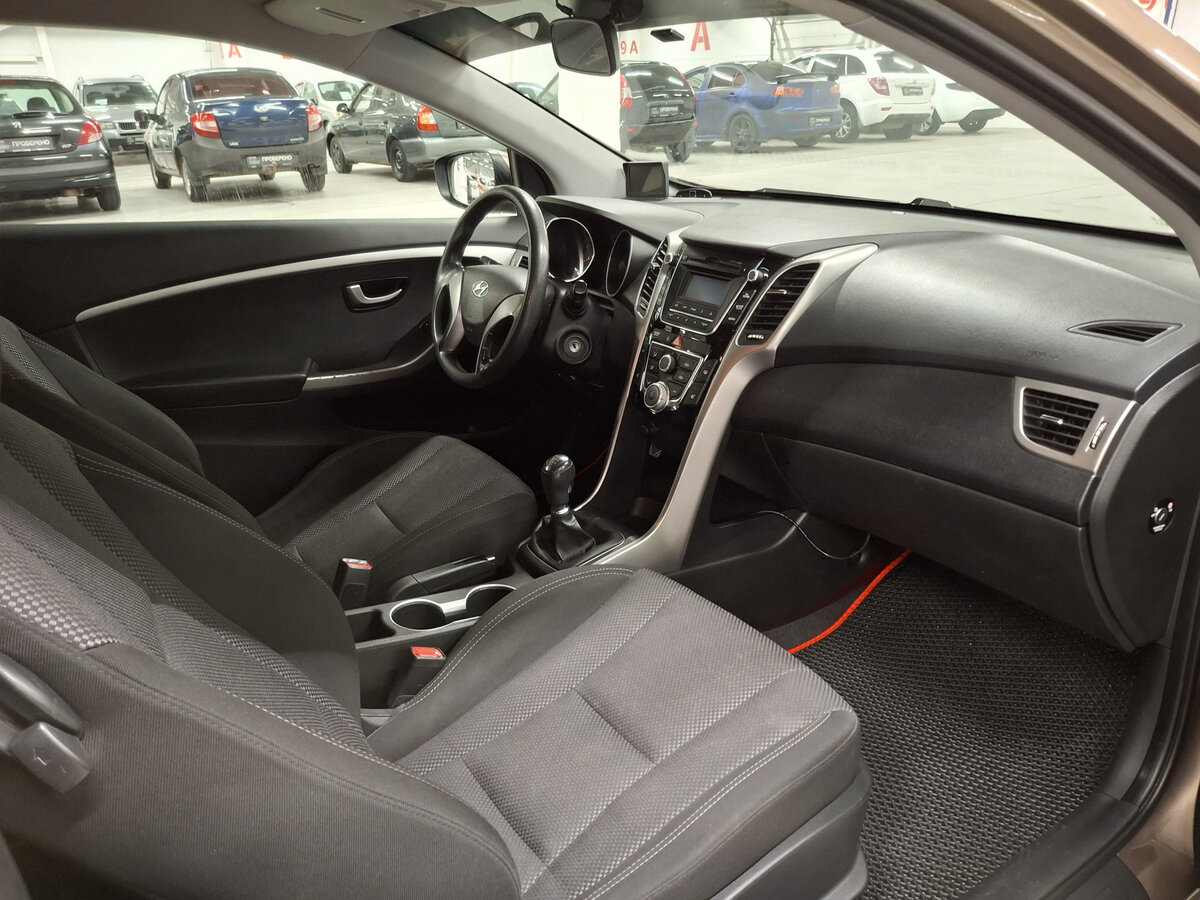 Купить Hyundai i30 II, 2013, 196 060 км, фото №11