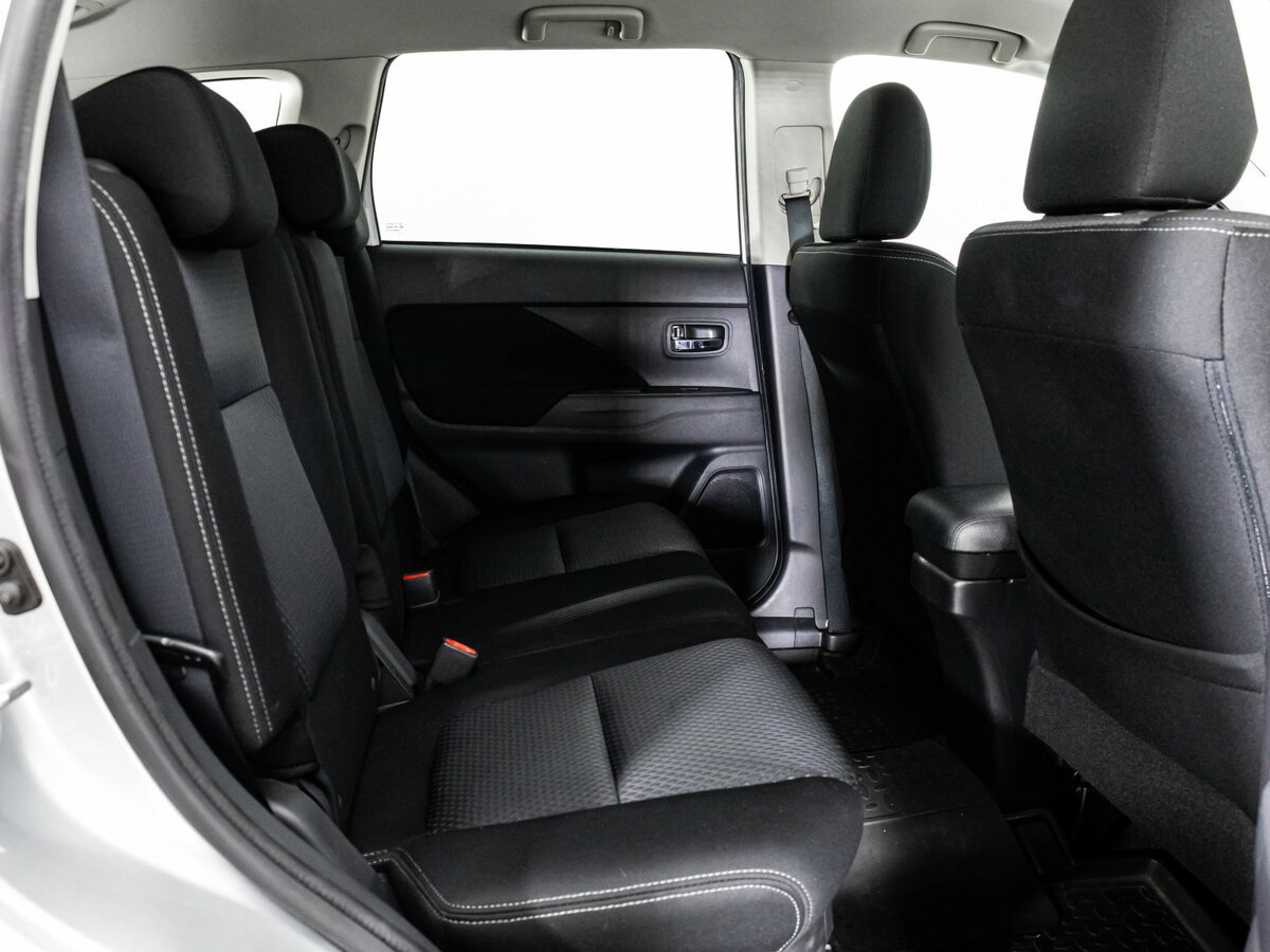 Купить Mitsubishi Outlander III Рестайлинг 2, 2018, 130 000 км, фото №15