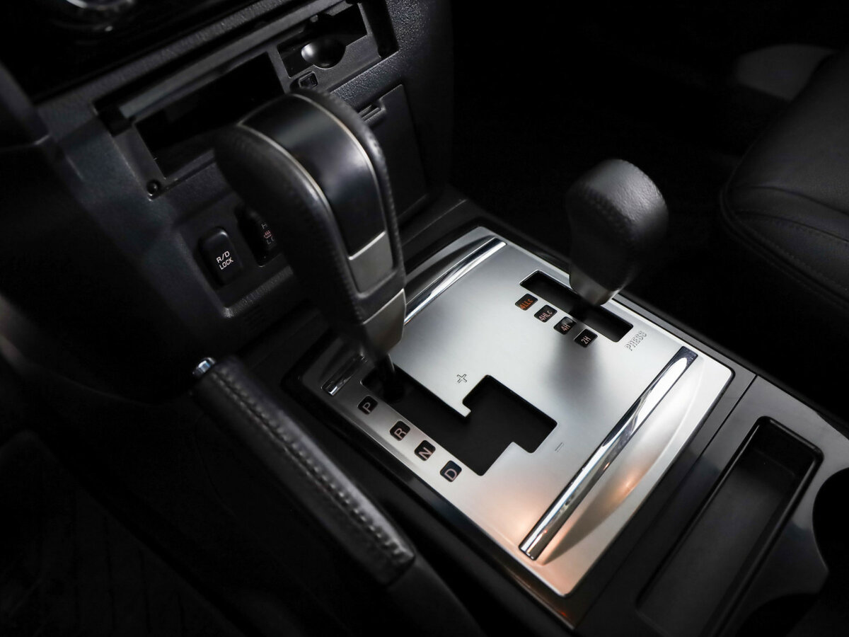 Купить Mitsubishi Pajero IV Рестайлинг 2, 2015, 157 000 км, фото №12